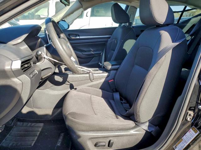 Nissan Altima Sv Image 3