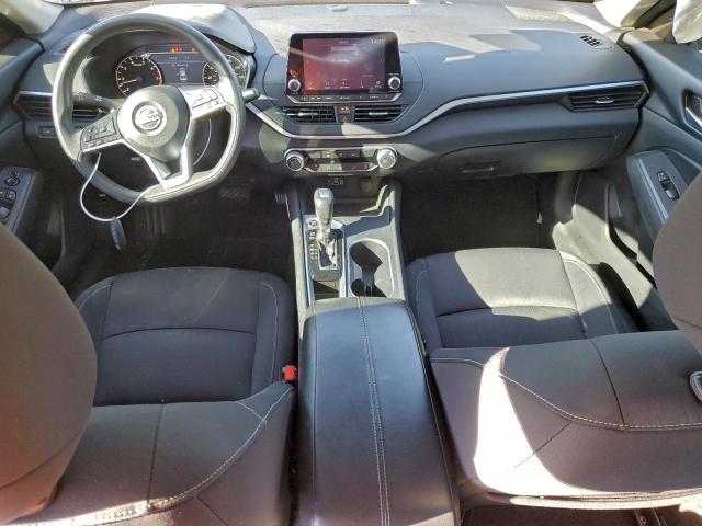 Nissan Altima Sv Image 11