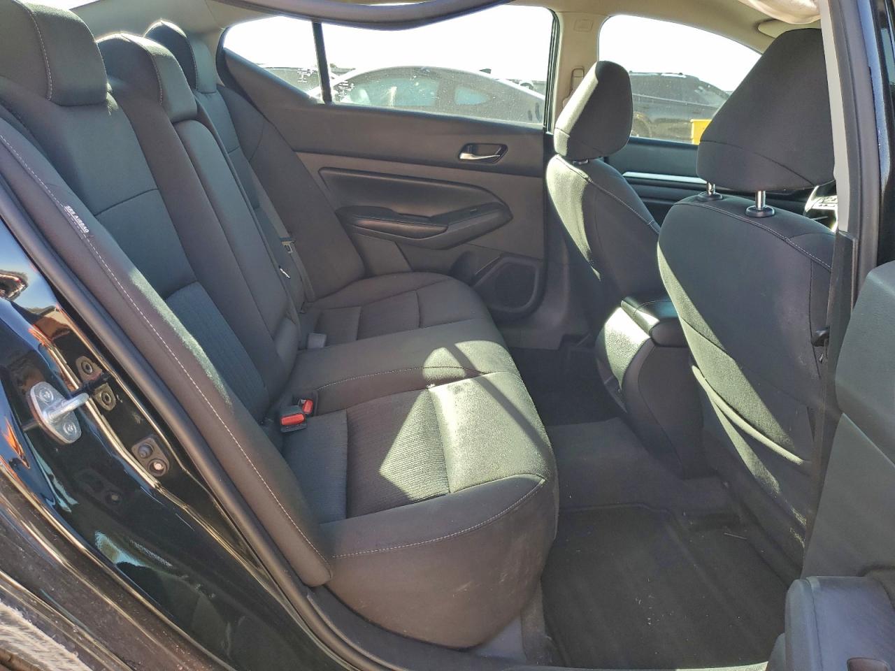 Nissan Altima Sv Image 4