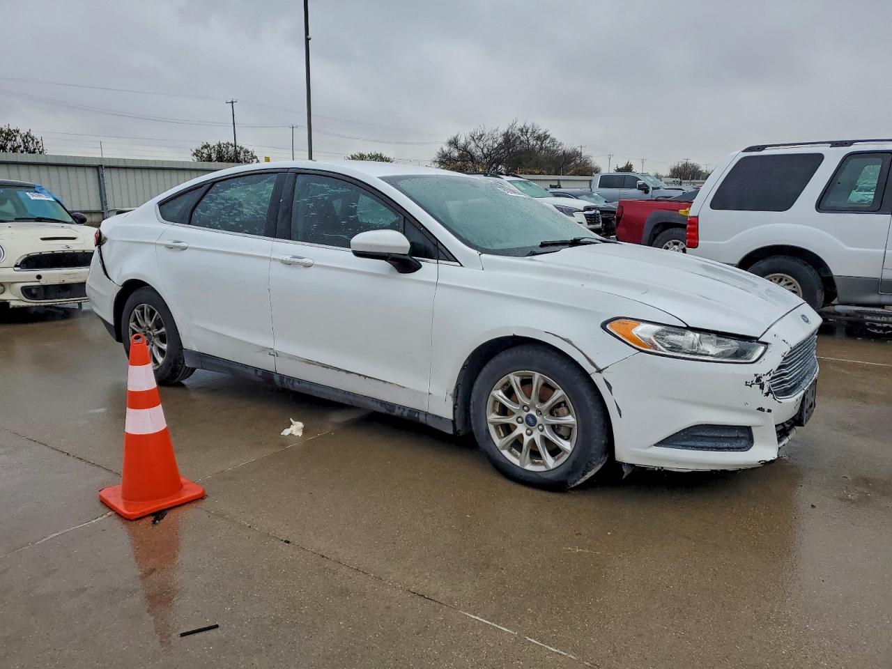 Ford Fusion S Image 7