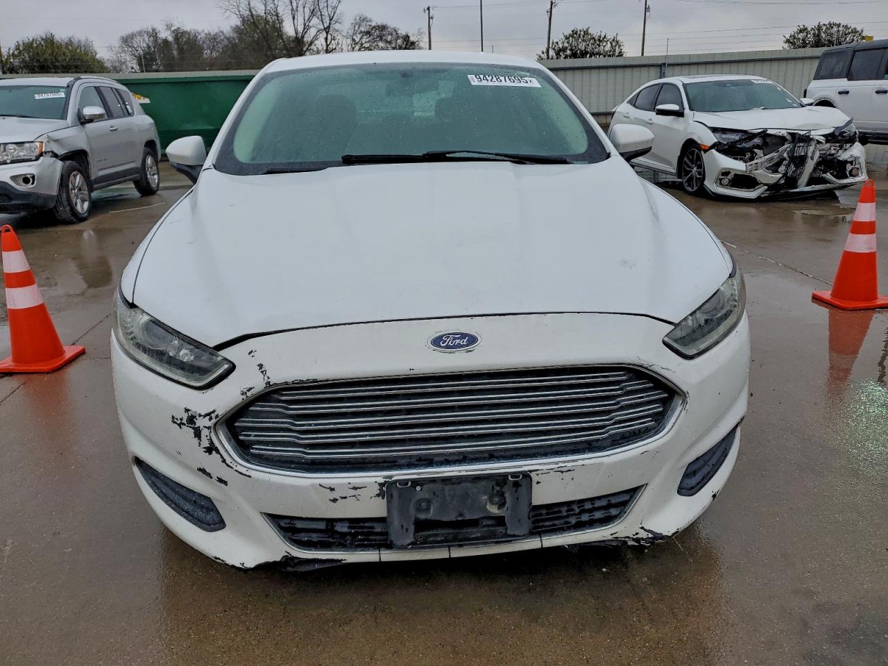 Ford Fusion S Image 5
