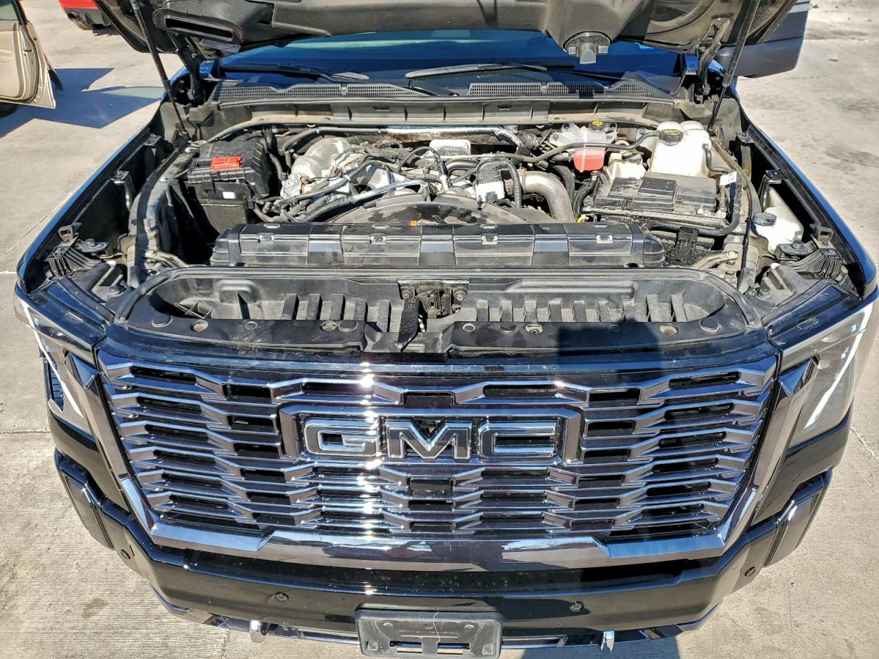 GMC Sierra K2500 Denali Ultimate Image 12