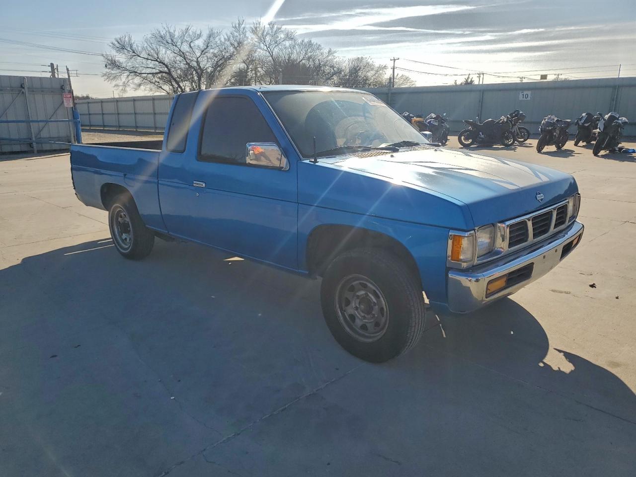 Nissan Titan King Cab Xe Image 3