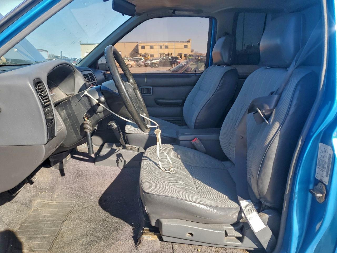 Nissan Titan King Cab Xe Image 6