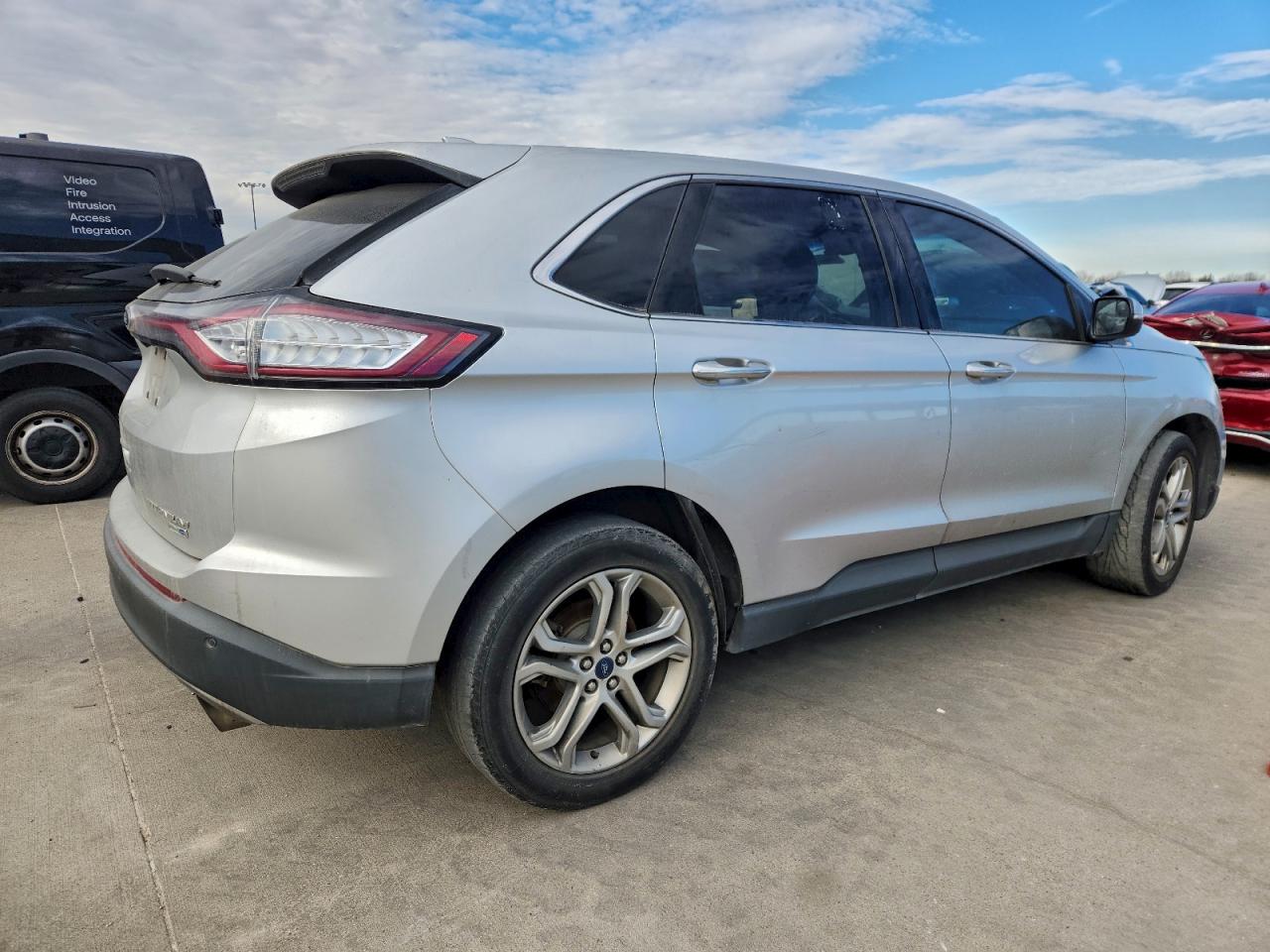 Ford Edge Titanium Image 3
