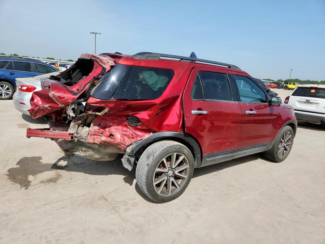 Ford Explorer Xlt Image 2