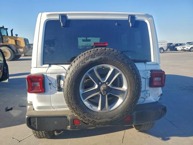 Jeep Wrangler Sahara Image 7