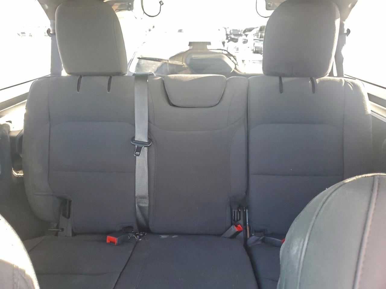 Jeep Wrangler Sahara Image 8