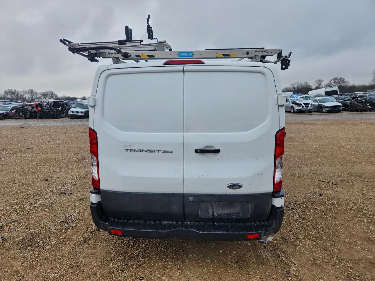 Ford Transit T-250 Image 5