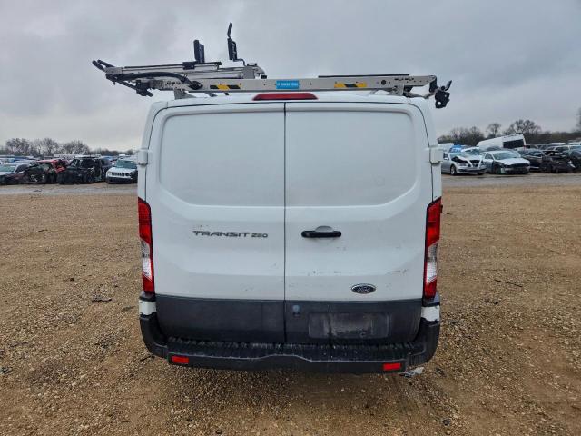 Ford Transit T-250 Image 5