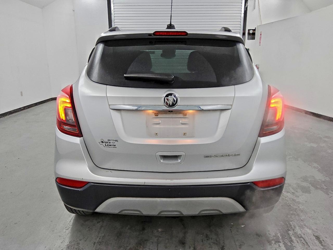 Buick Encore Essence Image 3