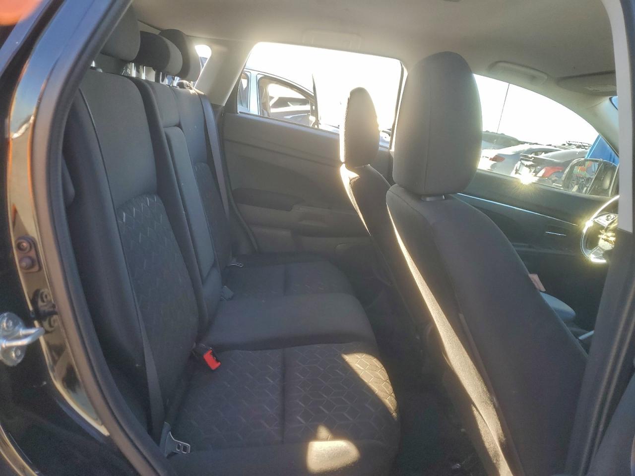 Mitsubishi Outlander Es Image 10