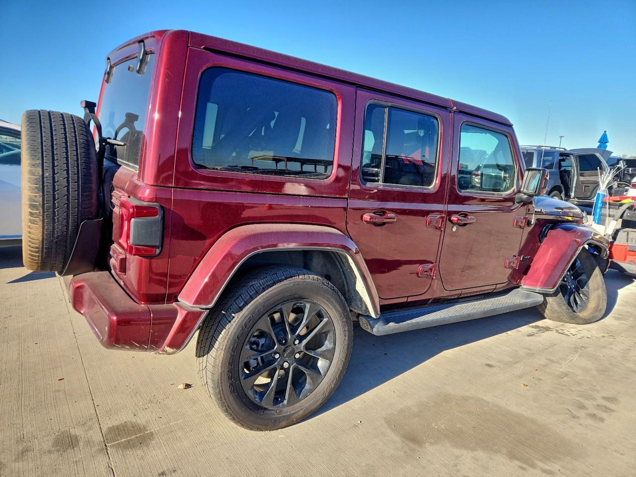 Jeep Wrangler Sahara Image 12