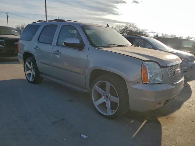 GMC Yukon Image 3