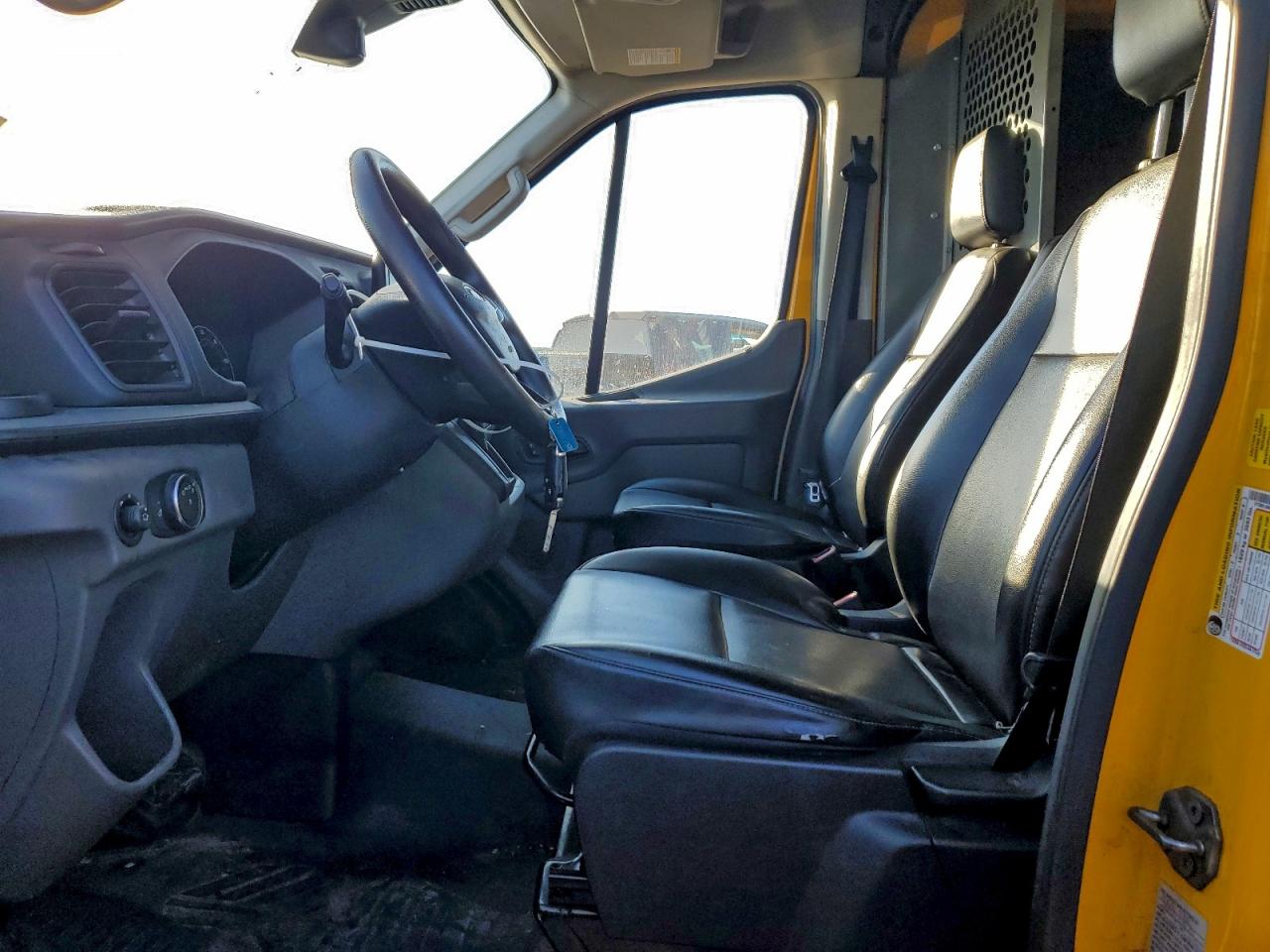 Ford Transit T-250 Image 12