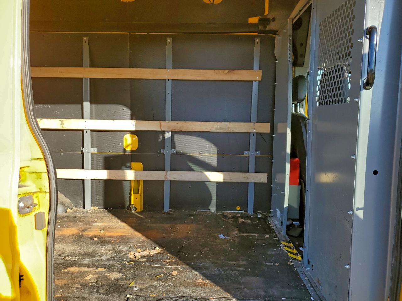 Ford Transit T-250 Image 6