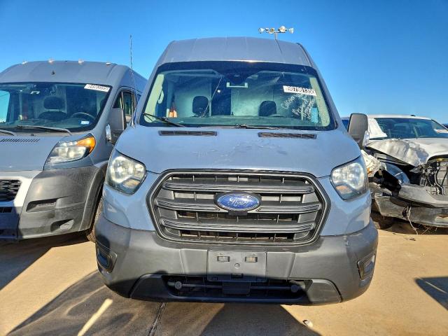 Ford Transit T-250 Image 4