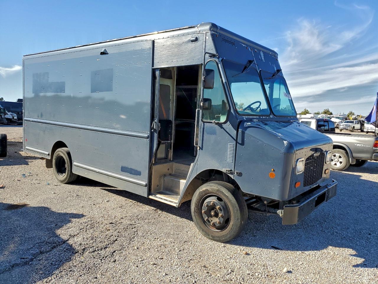 Freightliner Mt45 M Line Walk-in Van Image 7