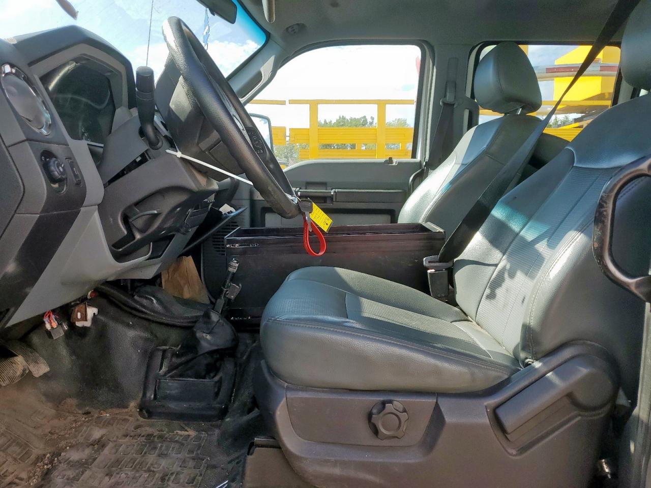 Ford F-650 Super Duty Image 9