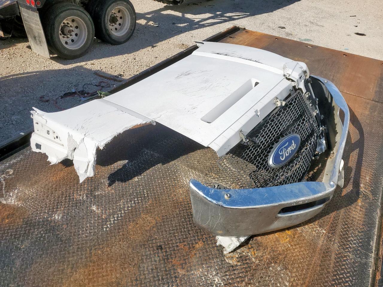 Ford F-650 Super Duty Image 12