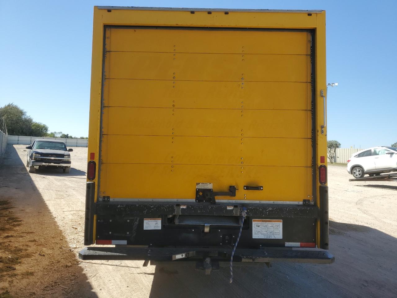 GMC Savana Cutaway G3500 Image 6