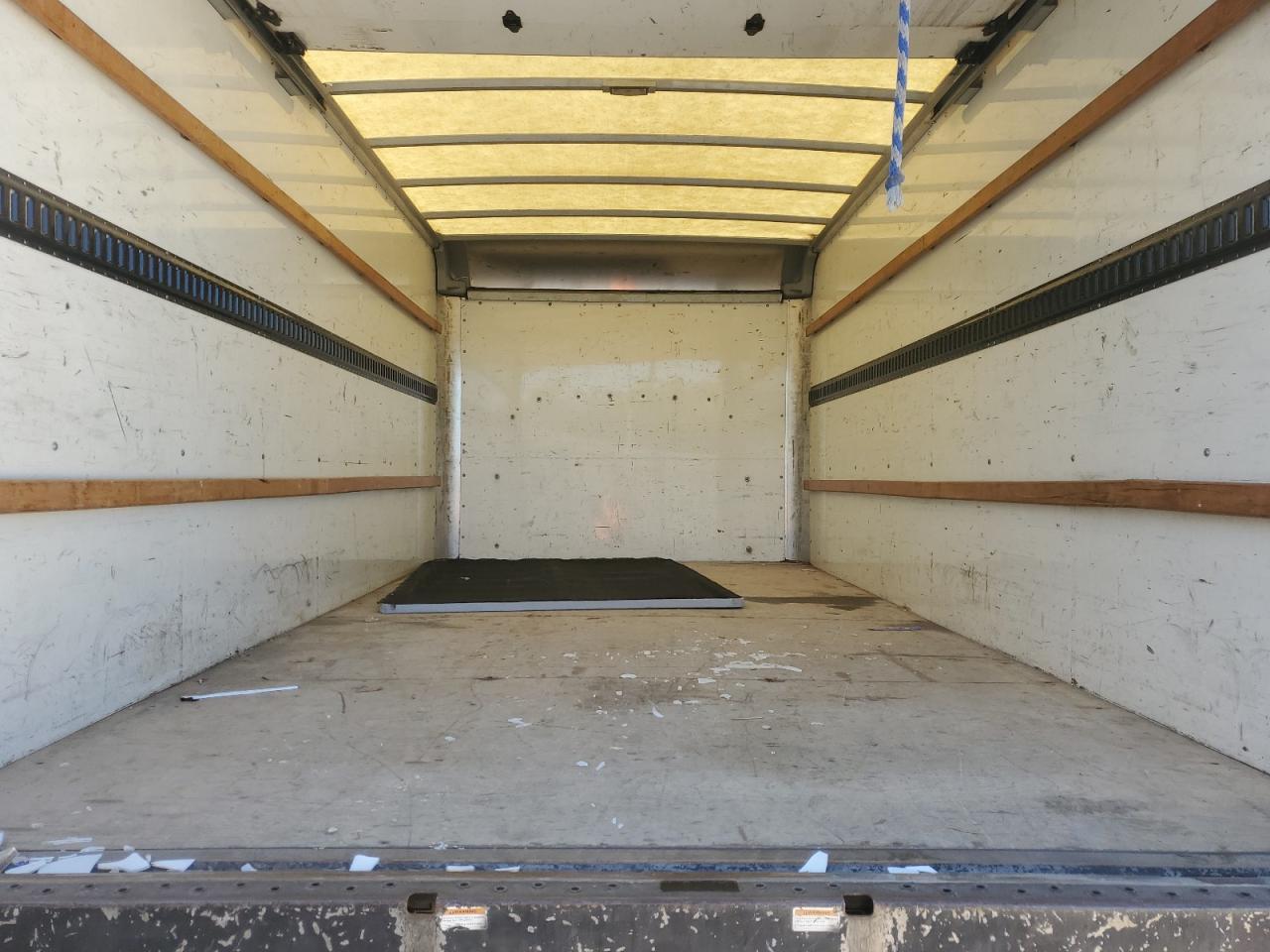 GMC Savana Cutaway G3500 Image 8