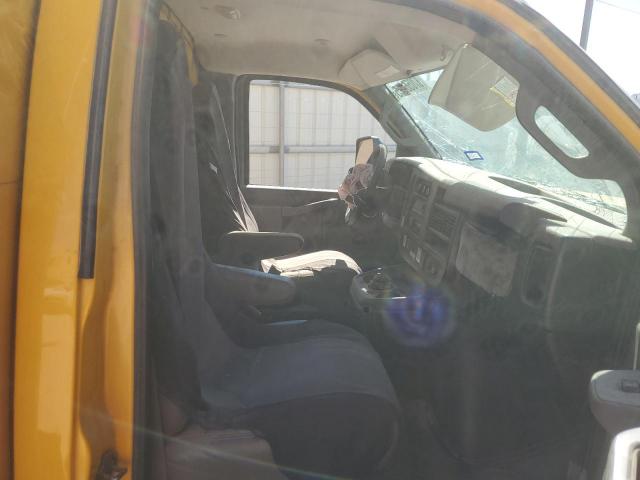 GMC Savana Cutaway G3500 Image 7