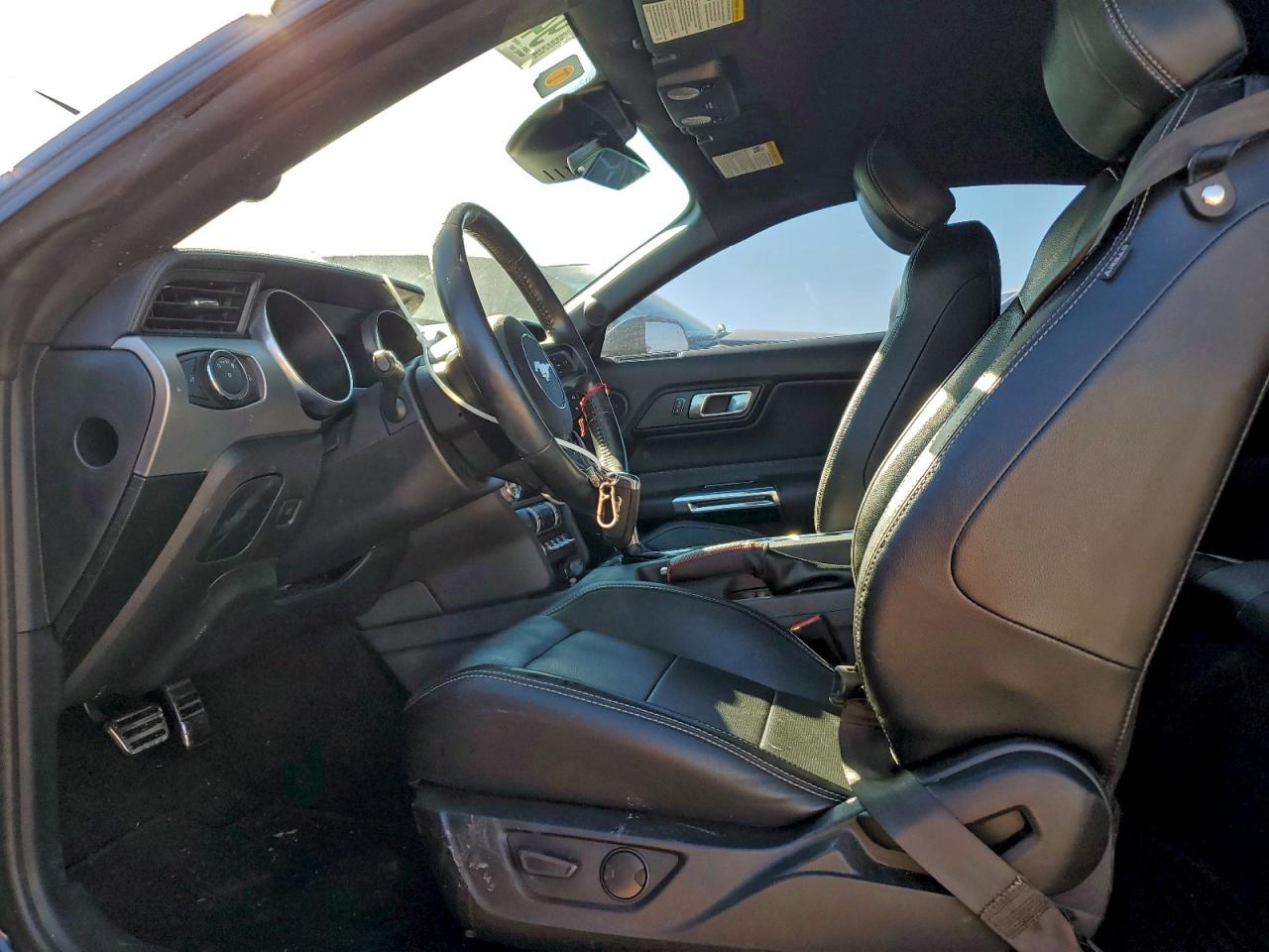 Ford Mustang Image 5