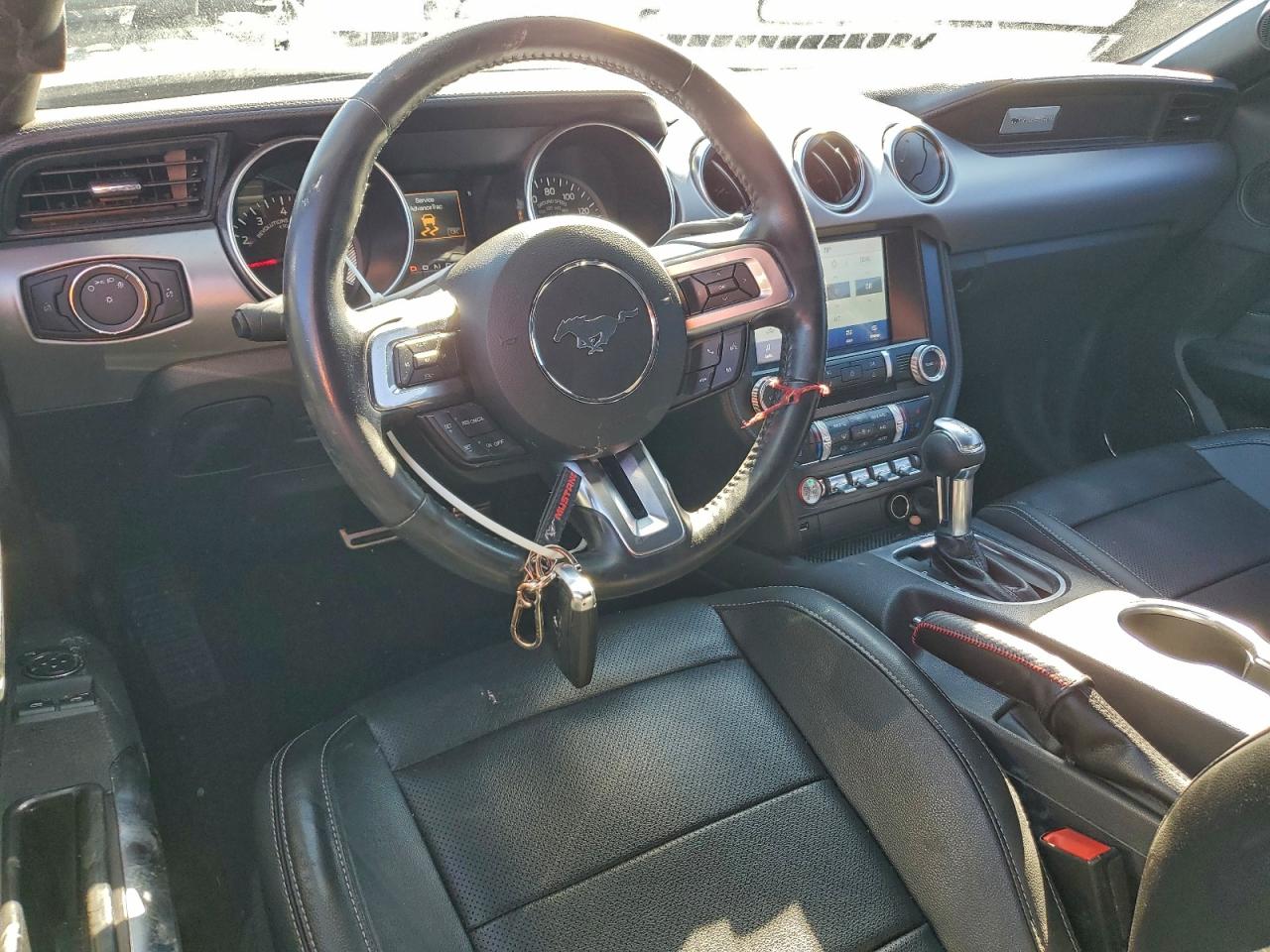 Ford Mustang Image 4