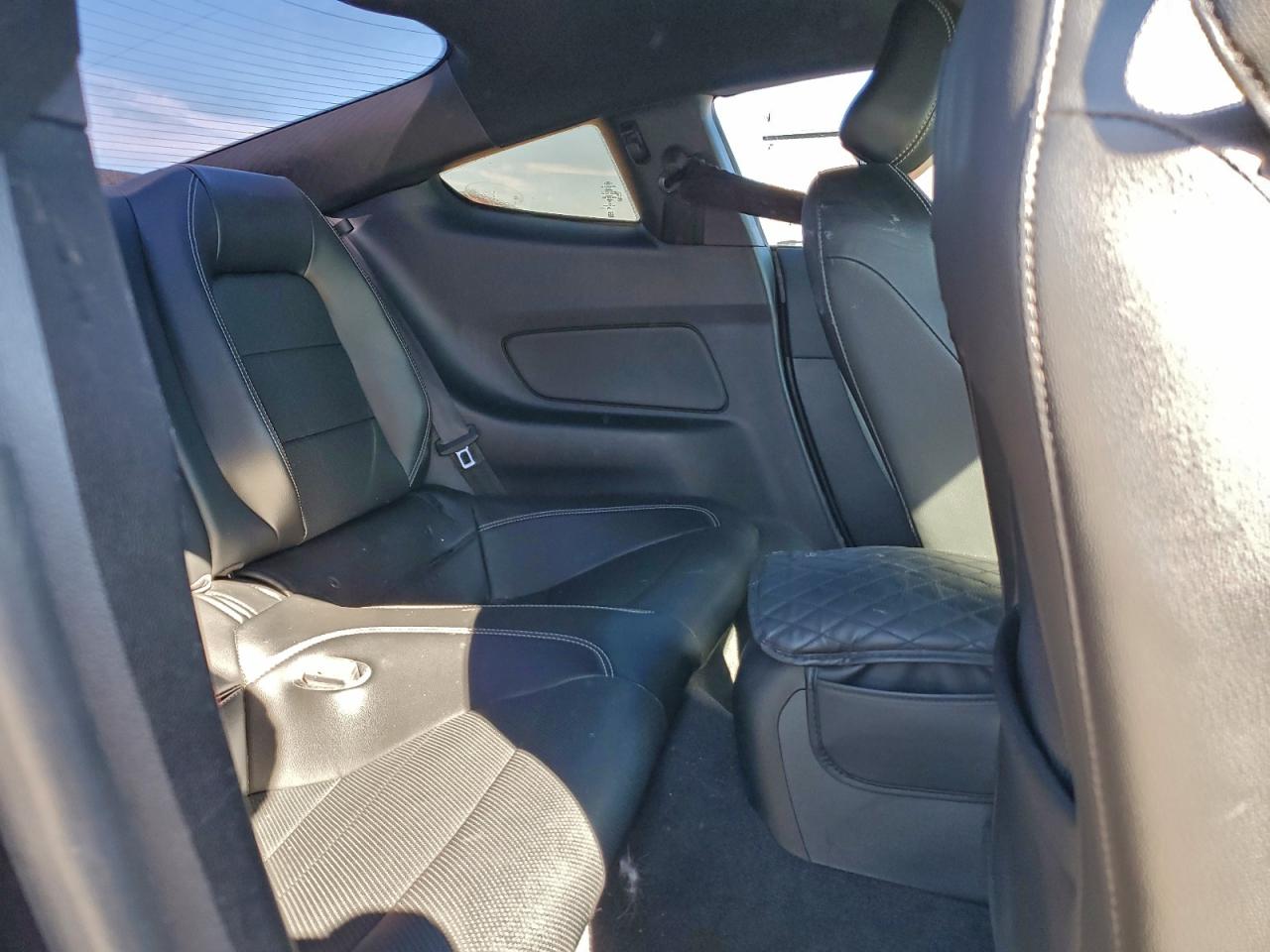 Ford Mustang Image 13