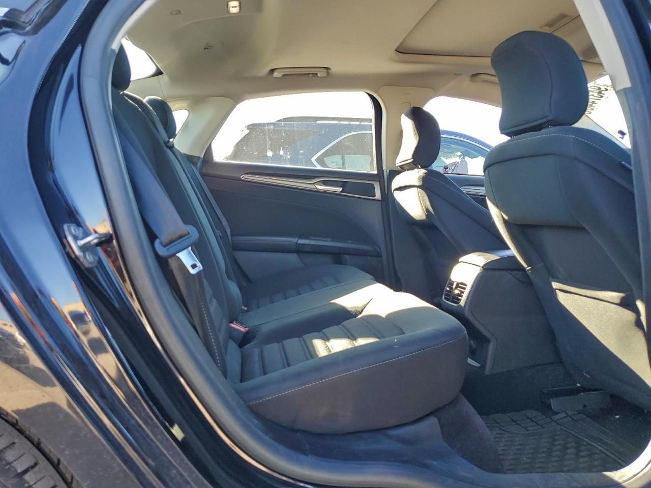 Ford Fusion Se Image 12