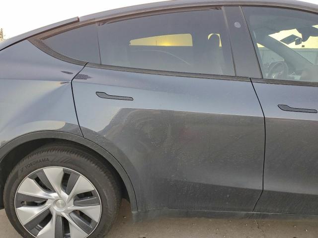 Tesla Model Y Image 7