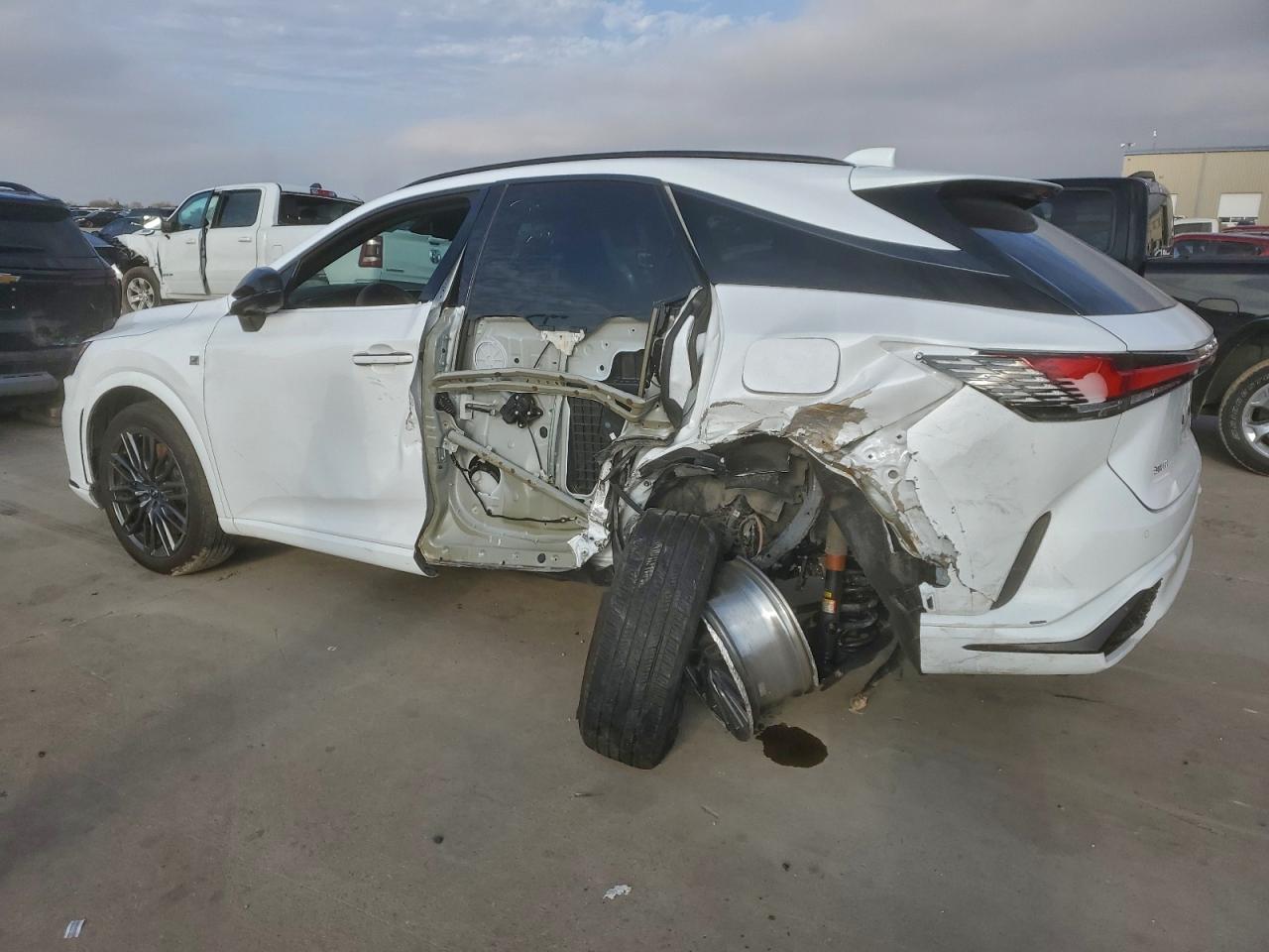 Lexus RX 500h F Sport Image 6