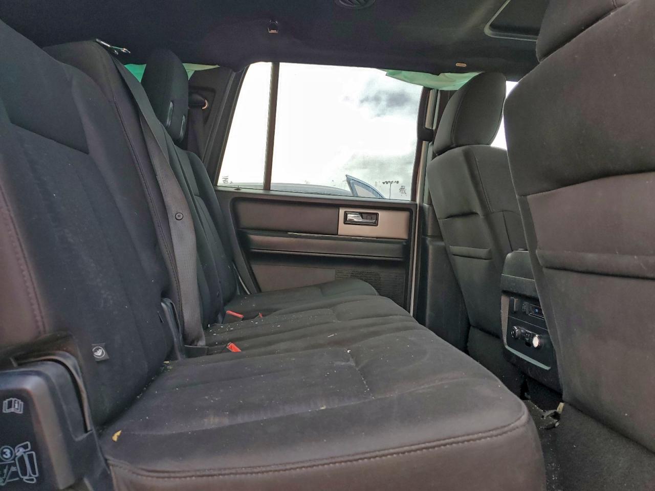 Ford Expedition Xlt Image 10