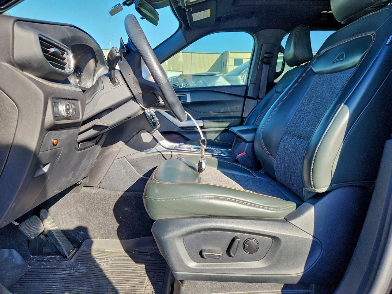 Ford Explorer Timberline Image 14