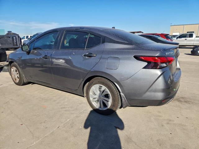 Nissan Versa S Image 10