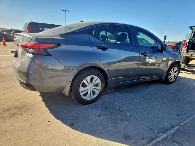 Nissan Versa S Image 13