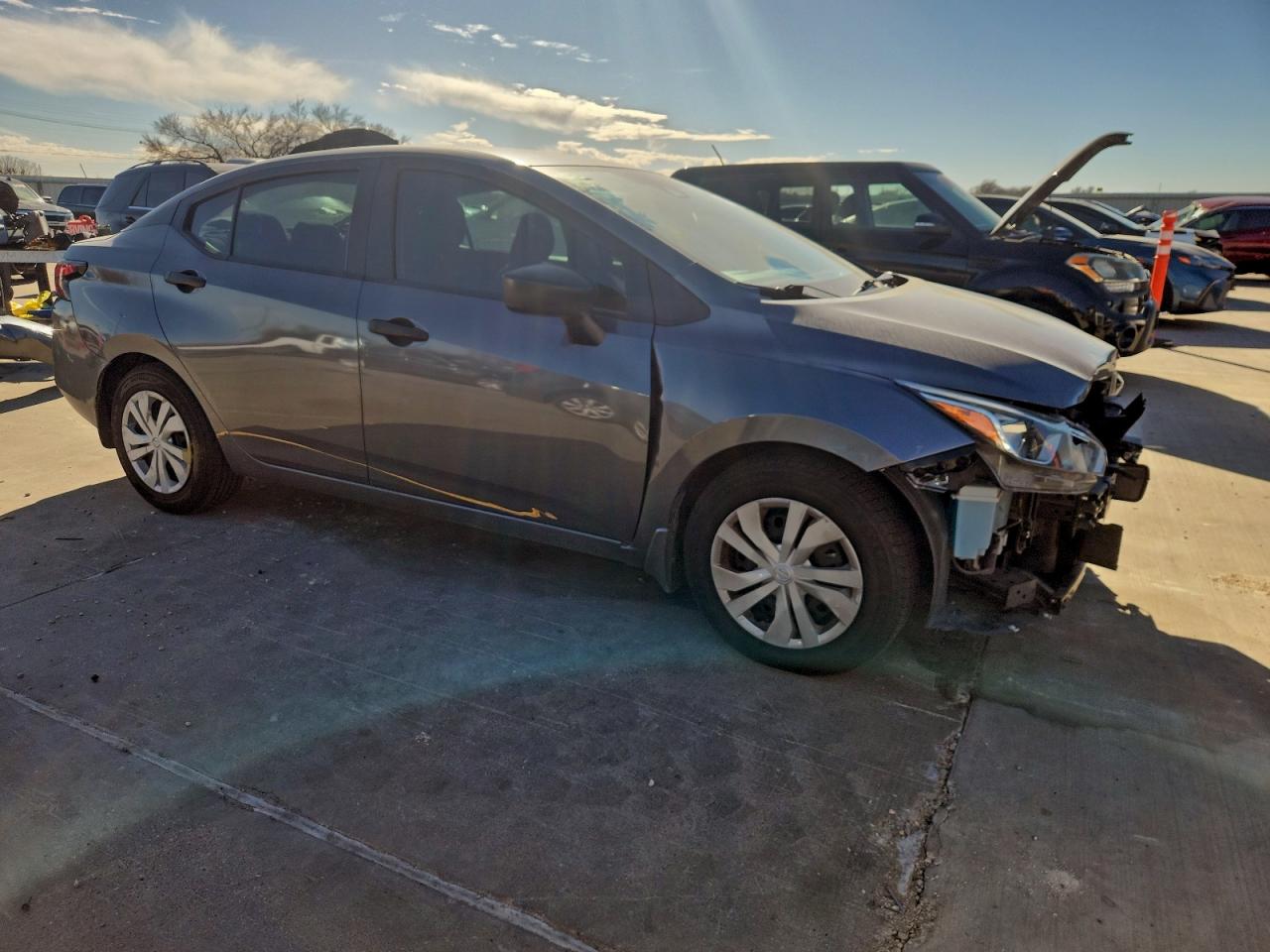 Nissan Versa S Image 7