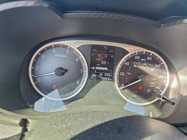 Nissan Versa S Image 9