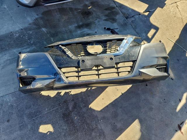 Nissan Versa S Image 2