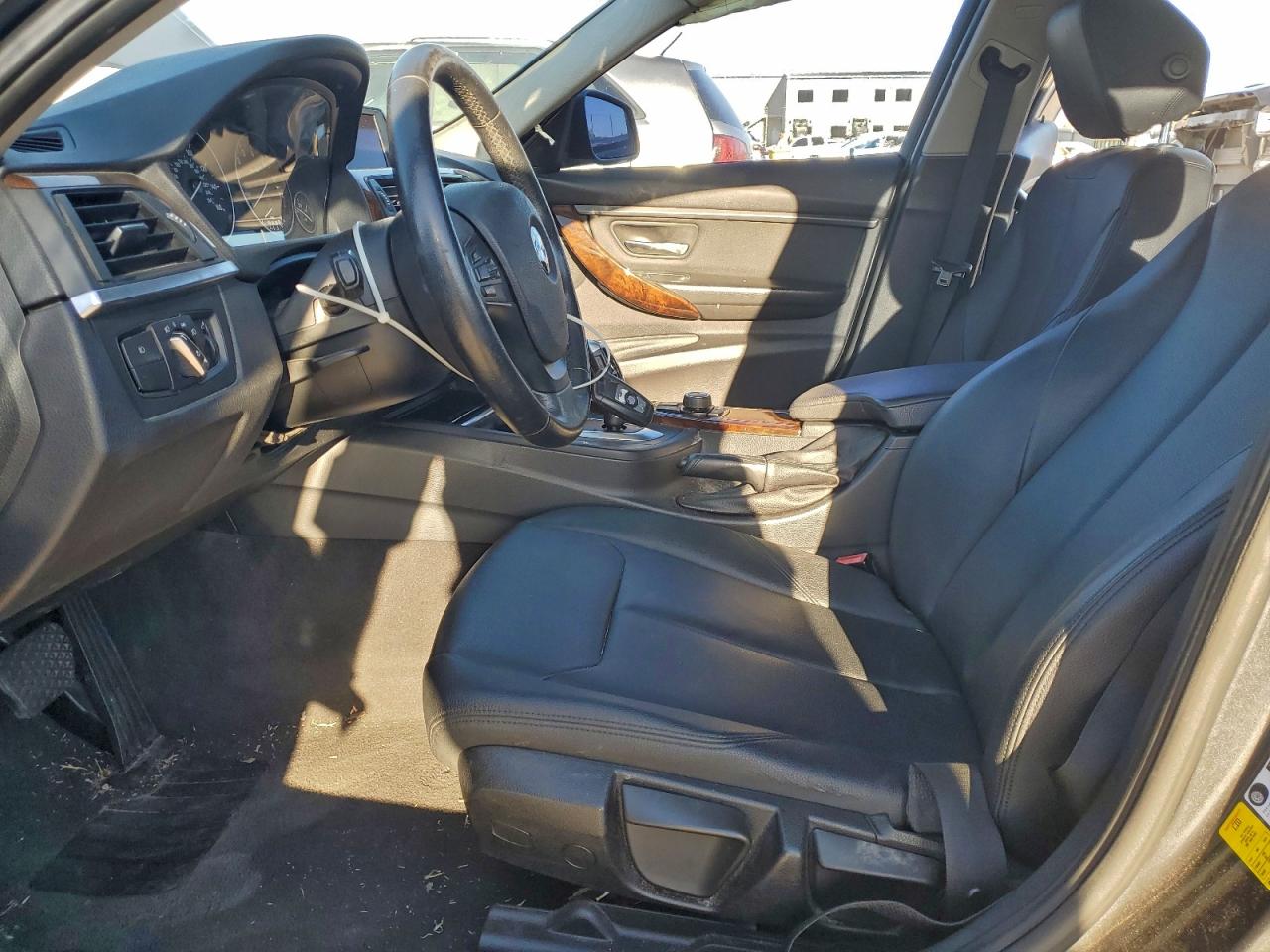 BMW 3 Series I Image 12