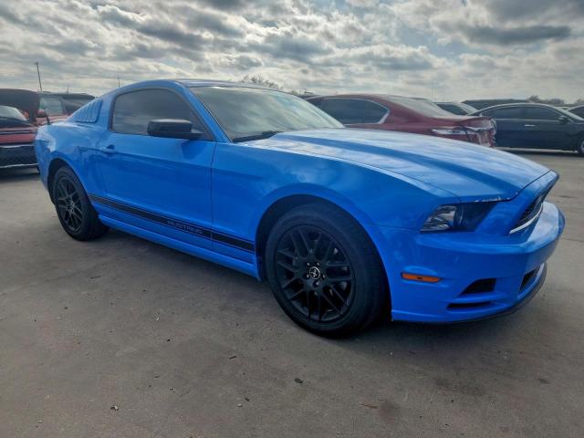 Ford Mustang Image 12