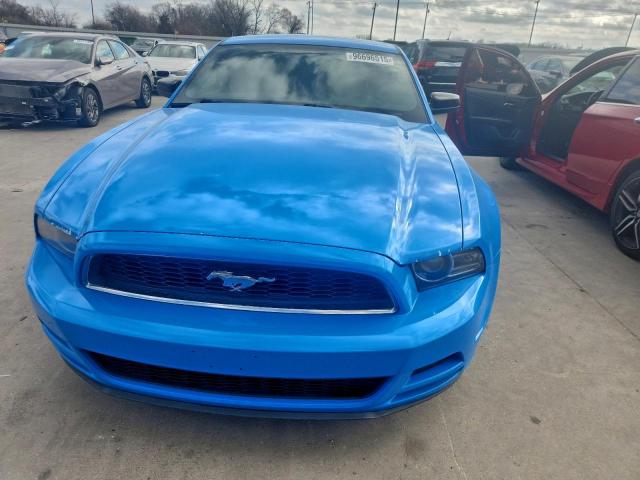 Ford Mustang Image 4