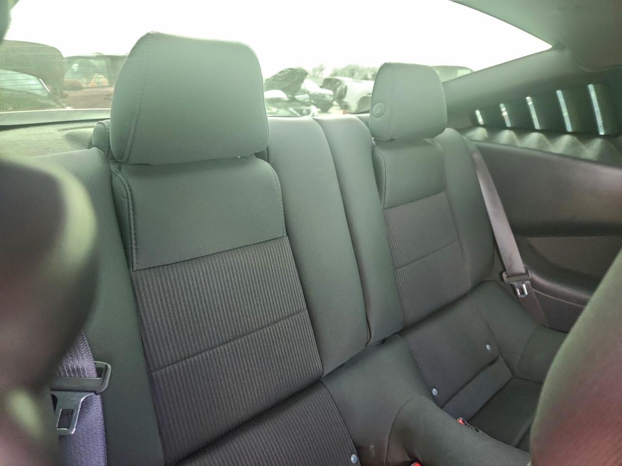 Ford Mustang Image 8