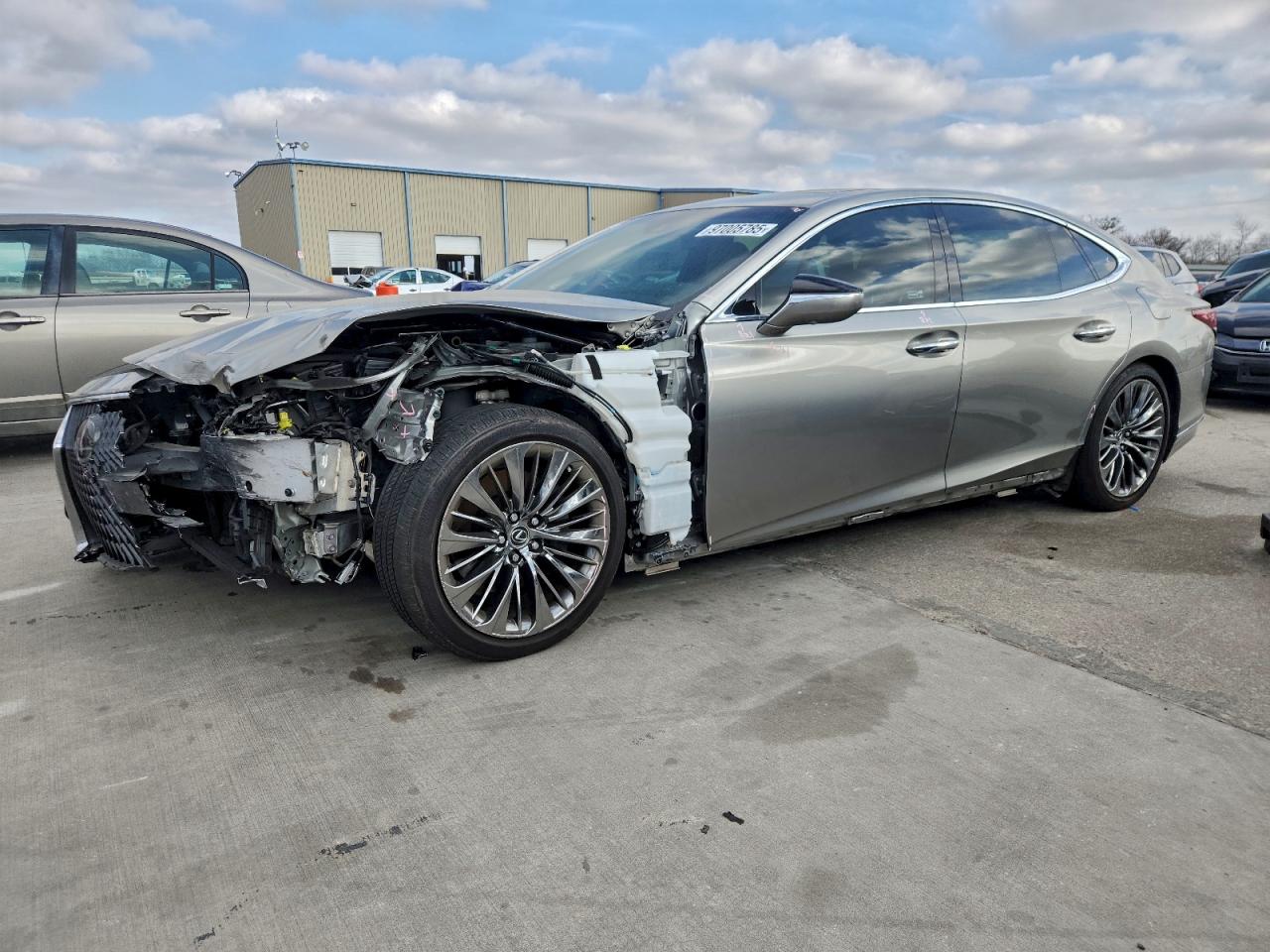 Lexus LS 500 Base Image 1