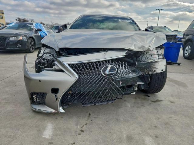 Lexus LS 500 Base Image 7