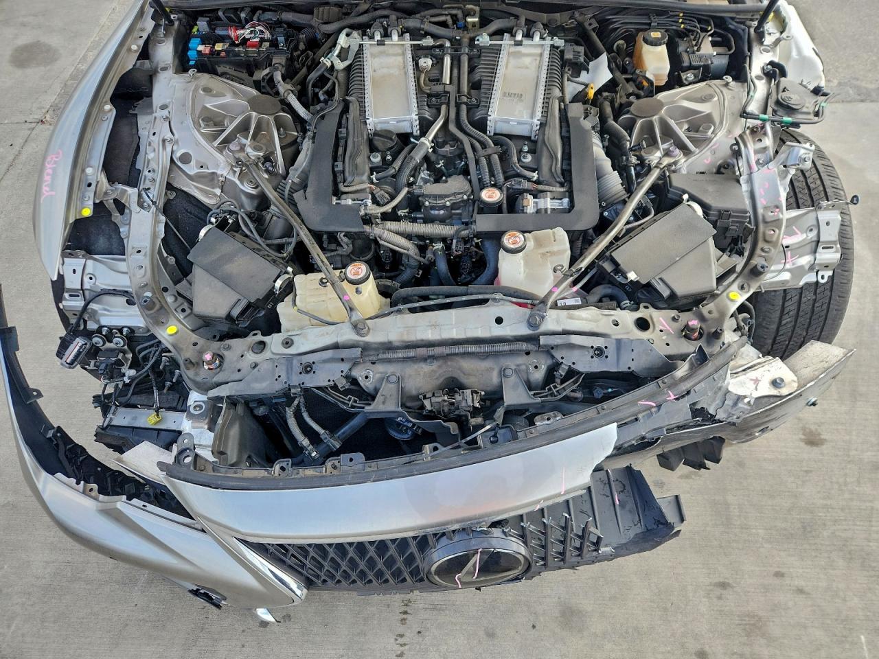 Lexus LS 500 Base Image 8