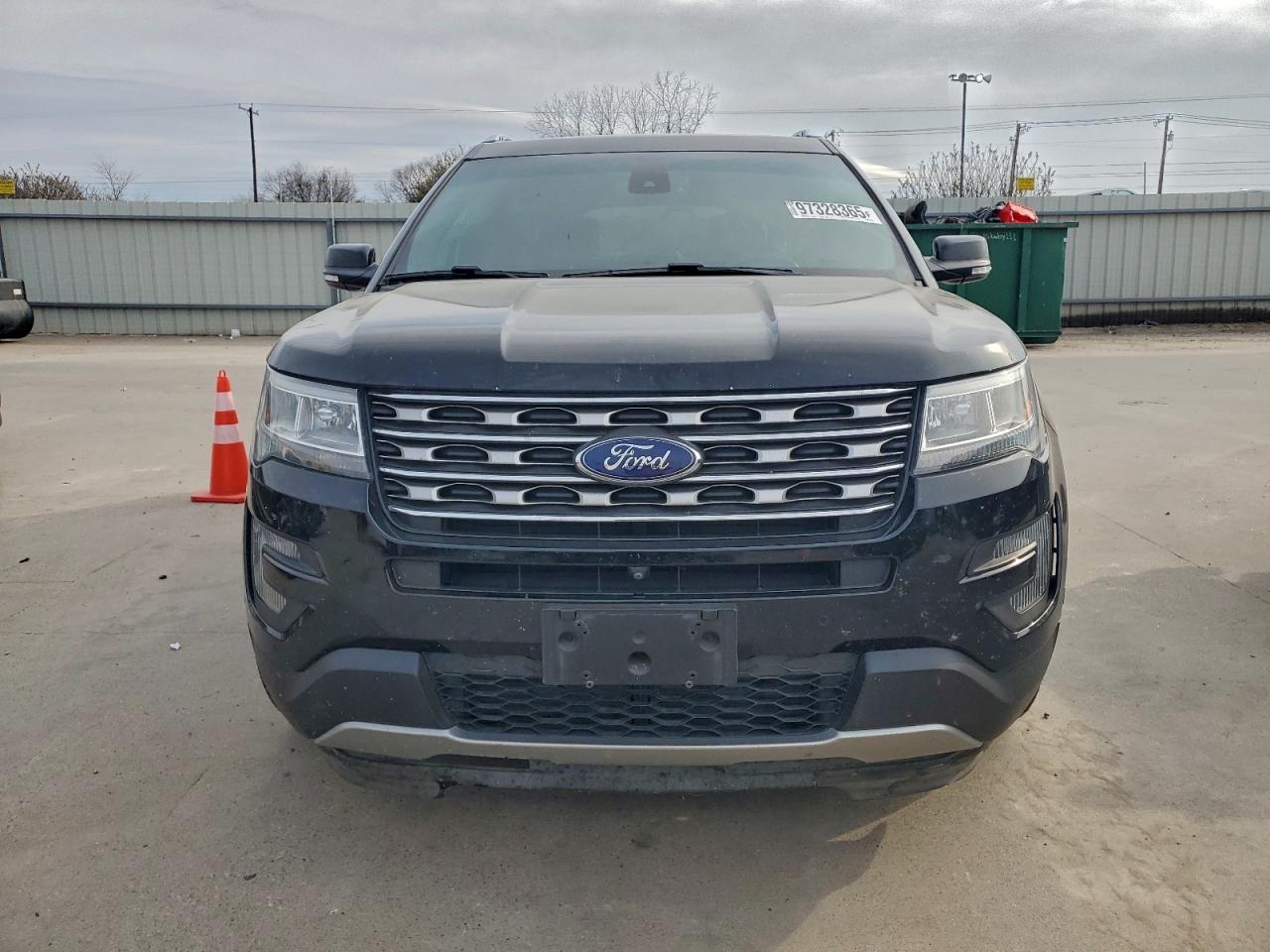 Ford Explorer Limited Image 2