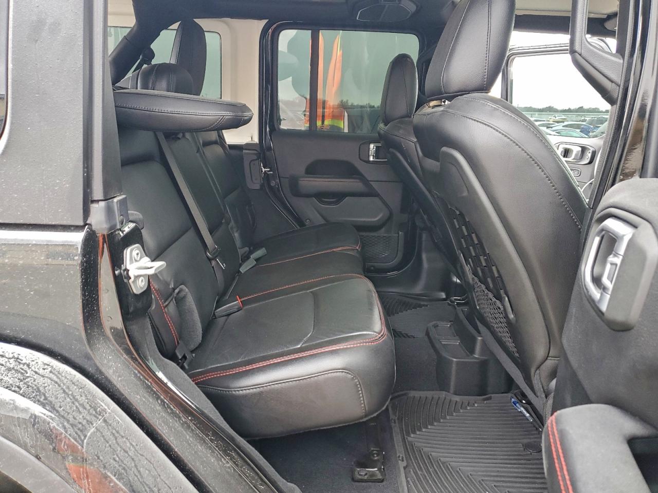 Jeep Wrangler Rubicon Image 7