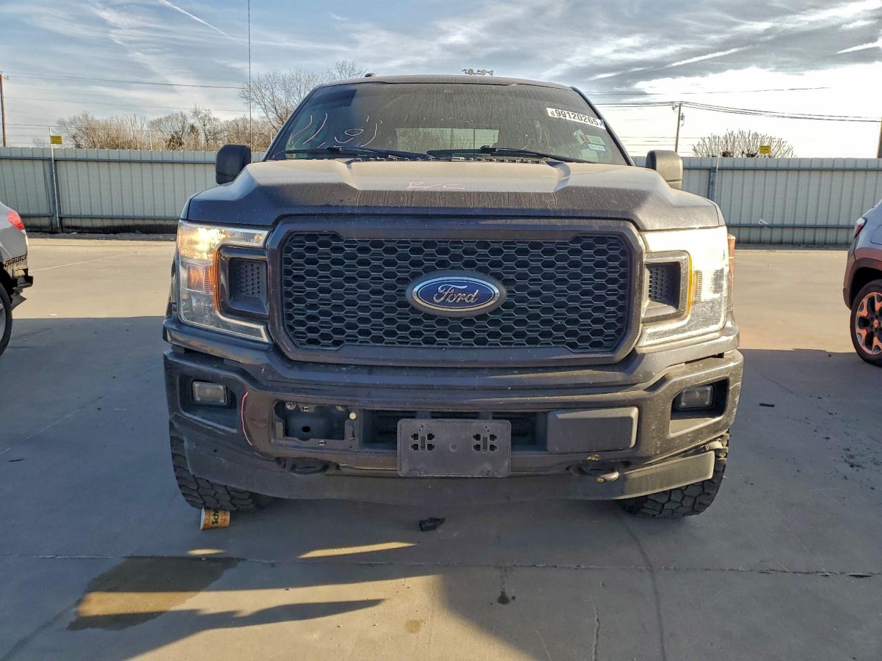 Ford F-150 Supercrew Image 3